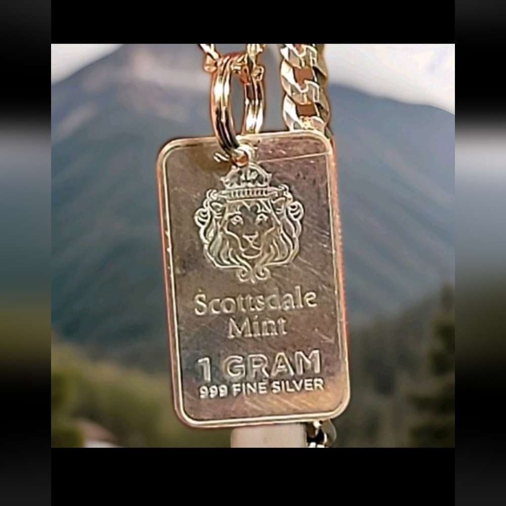 .999 Fine Silver Lion Scottsdale Pendant / Charm 1.10g - 27mm